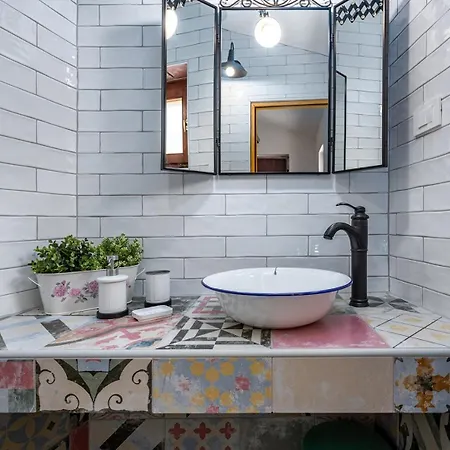 Rustic Stone House With Pool بيت للعطل Marčana