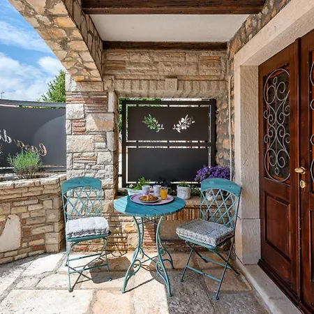 Rustic Stone House With Pool *