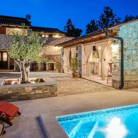 Rustic Stone House With Pool * Marčana