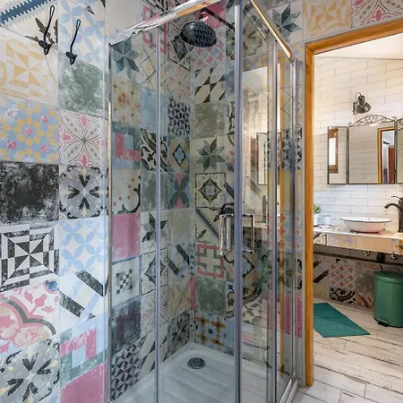 Rustic Stone House With Pool בית נופש Marčana