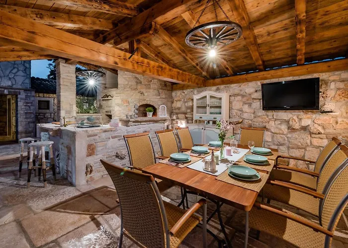 Rustic Stone House With Pool Holiday home