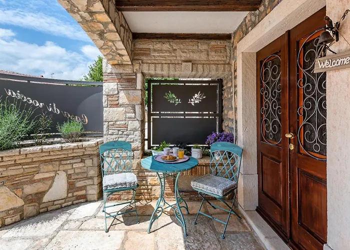 Rustic Stone House With Pool *