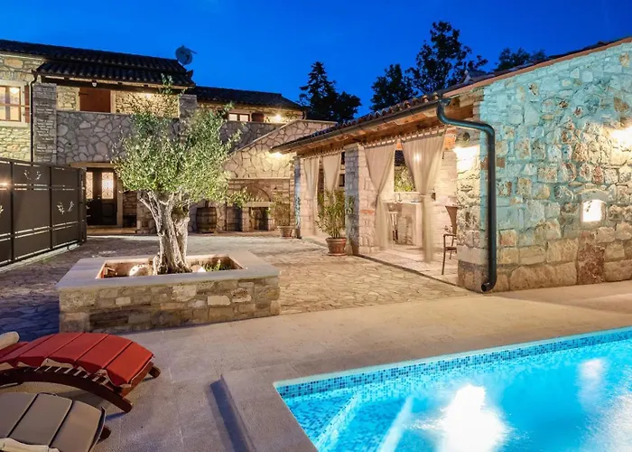 Rustic Stone House With Pool * Marčana