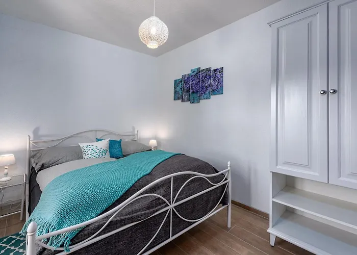 Rustic Stone House With Pool Vakantiehuis Marčana